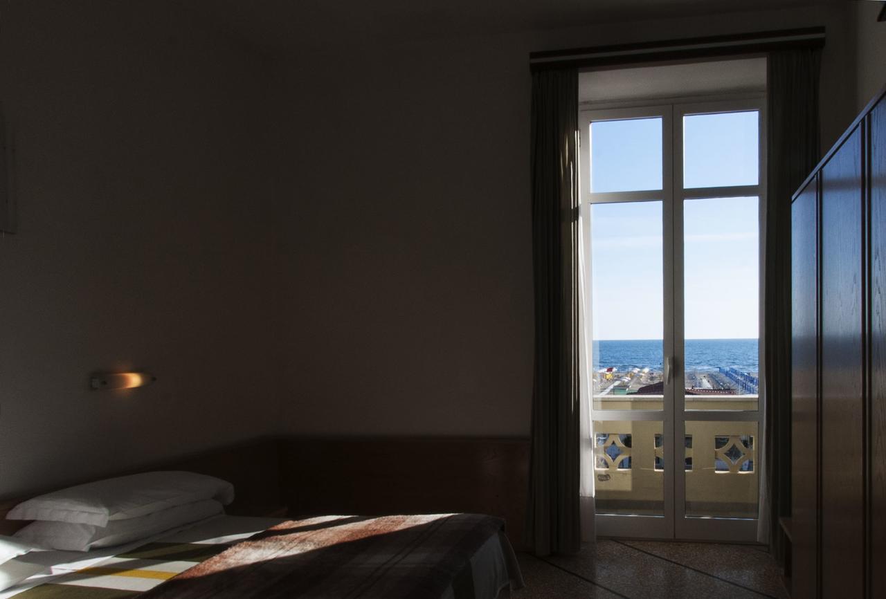 Hotel Valdinievole Lido di Camaiore Exterior photo