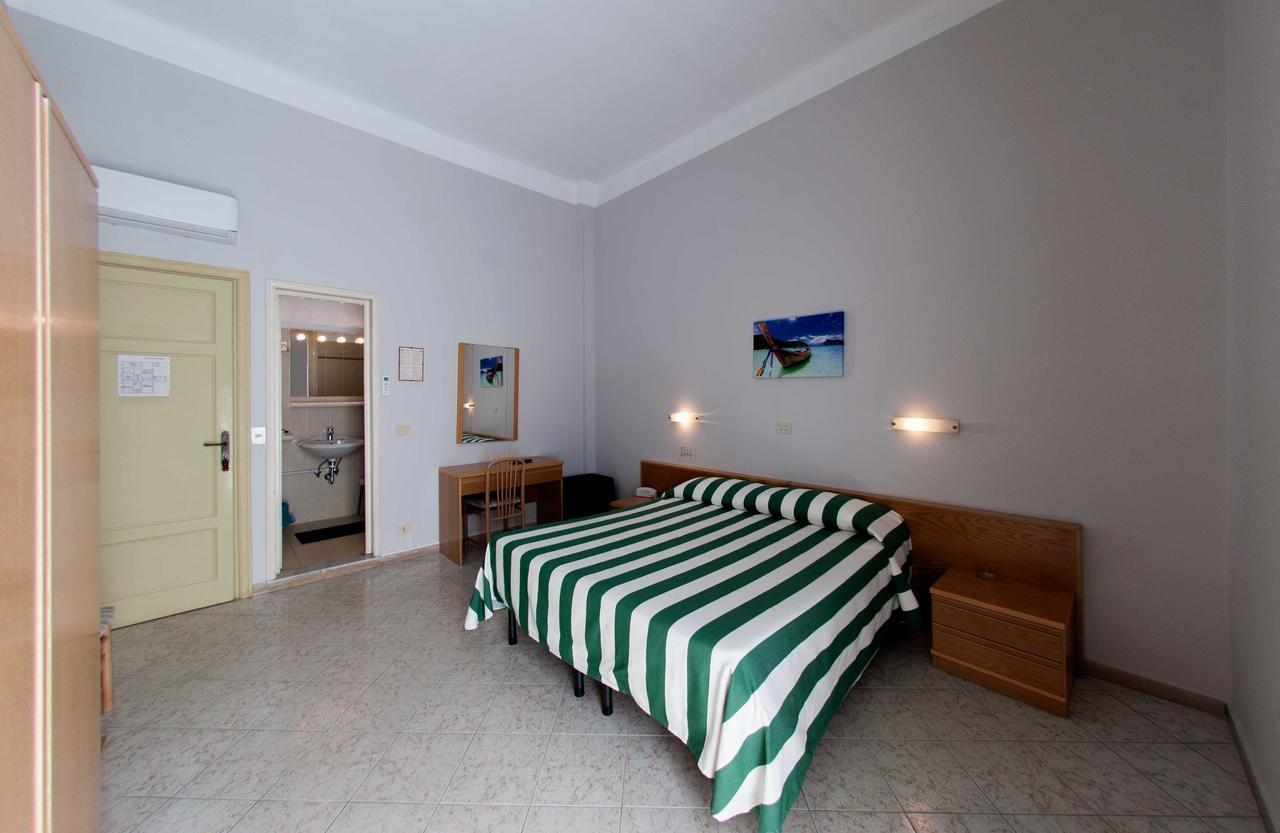 Hotel Valdinievole Lido di Camaiore Exterior photo