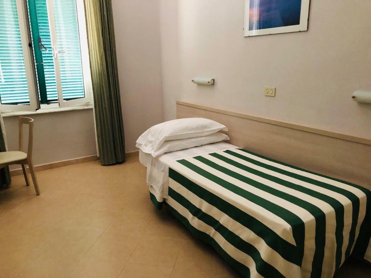 Hotel Valdinievole Lido di Camaiore Exterior photo